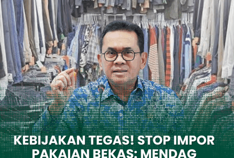Menteri Perdagangan sedang berpidato menolak Pakaian Bekas Impor di depan tumpukan karung bal-balan pakaian bekas yang disita.